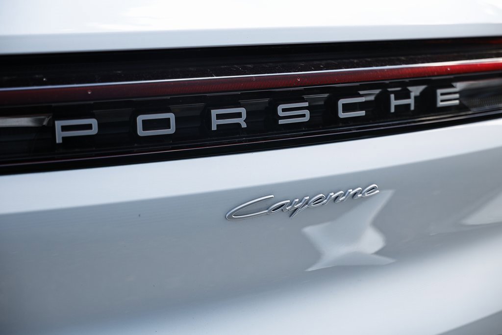 Certified 2025 Porsche Cayenne w/ Premium Package Plus image 16