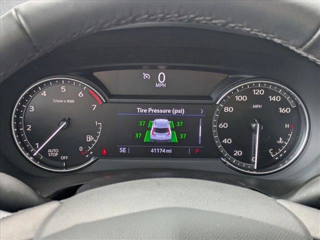 Used 2023 Cadillac XT4 Luxury w/ Cold Weather Package FWD image 11