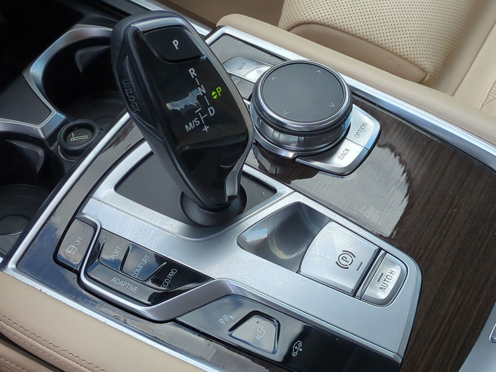 Used 2016 BMW 750i RWD image 26
