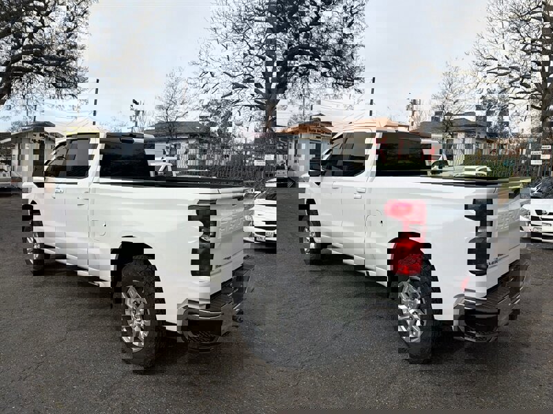 Used 2022 Chevrolet Silverado 1500 LT w/ Z71 Off-Road Package image 12