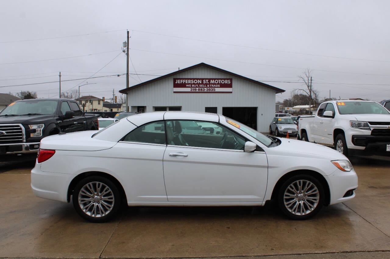 Used 2013 Chrysler 200 Limited image 1