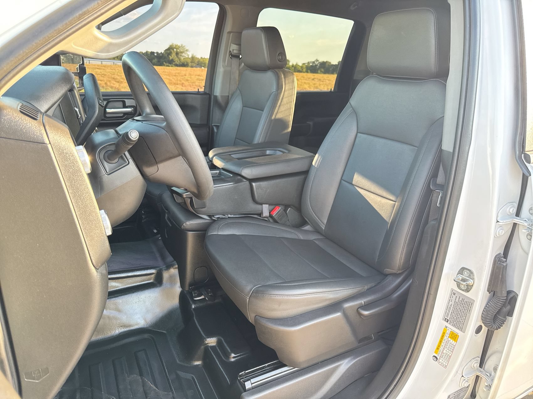 Used 2024 GMC Sierra 3500 Pro AWD/4WD image 11