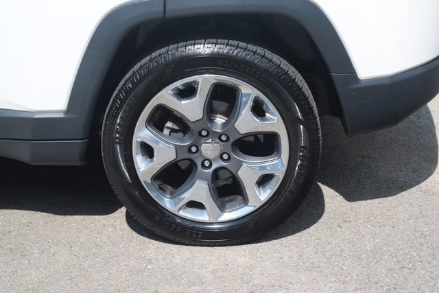 Used 2018 Jeep Compass Limited w/ Safe & Security Group AWD/4WD image 28