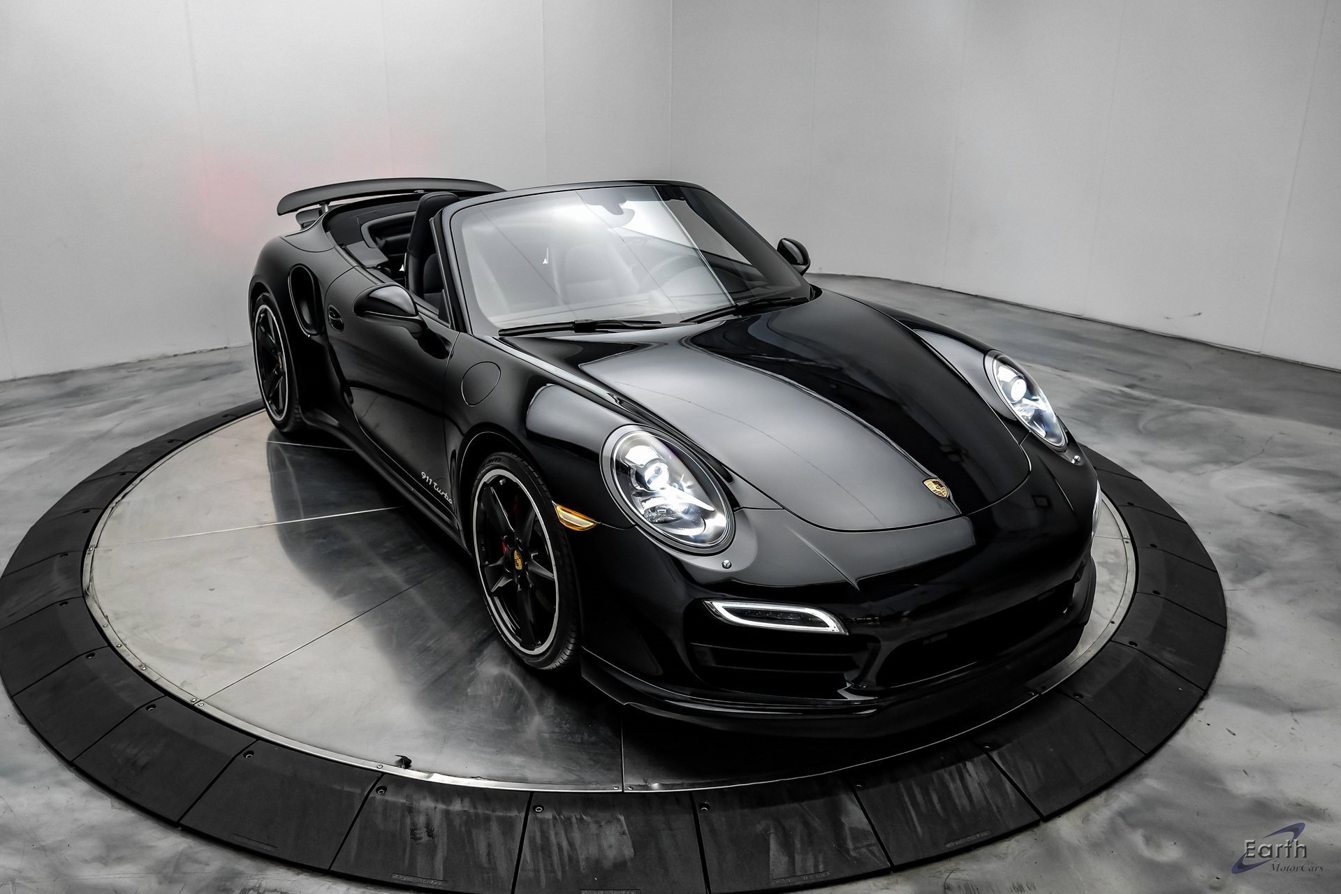 Used 2015 Porsche 911 Turbo image 29