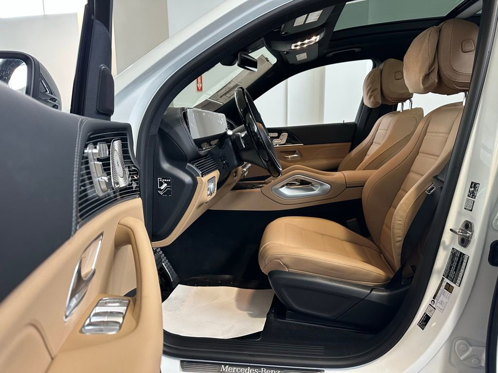 New 2026 Mercedes-Benz GLS 580 4MATIC image 4