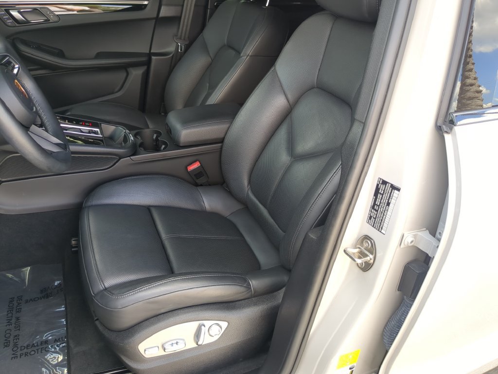 Used 2022 Porsche Macan AWD/4WD image 19