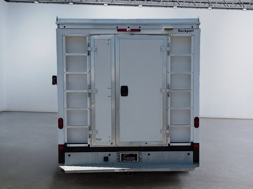 Used 2024 Ford E-450 and Econoline 450 Super Duty w/ Power Windows & Locks Group RWD image 4