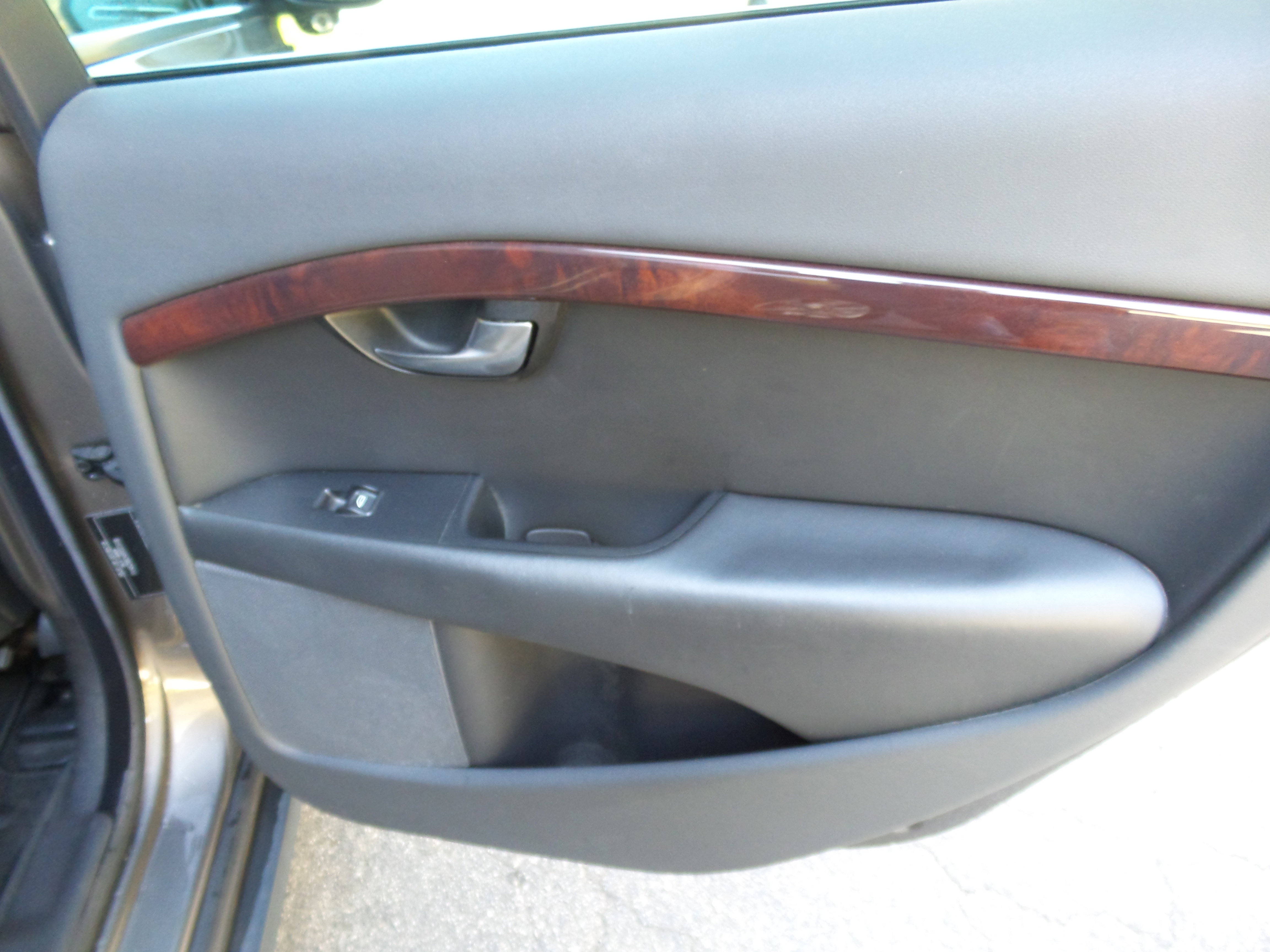 Used 2008 Volvo XC70 3.2 image 35