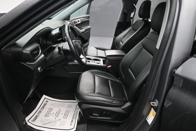 Used 2022 Ford Explorer XLT w/ Equipment Group 202A AWD/4WD image 14