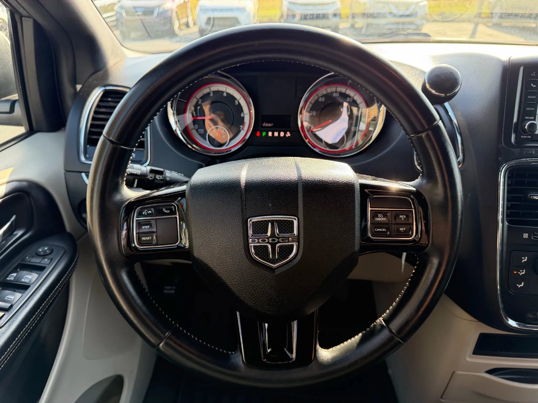 Used 2016 Dodge Grand Caravan SE image 20