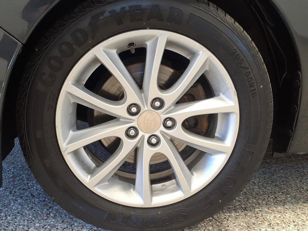 Used 2012 Subaru Impreza 2.0i Premium w/ All-Weather Pkg image 7