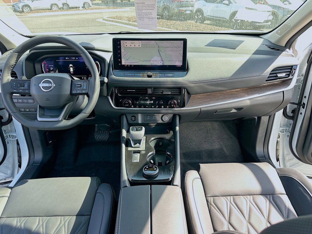 New 2026 Nissan Rogue Platinum image 3