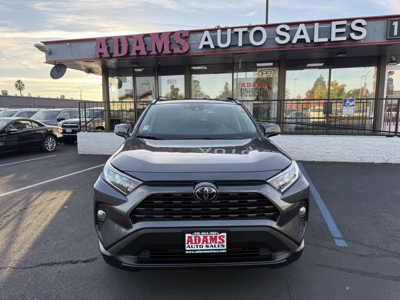 Used 2020 Toyota RAV4 XLE w/ Carpet Mat Package AWD/4WD image 8