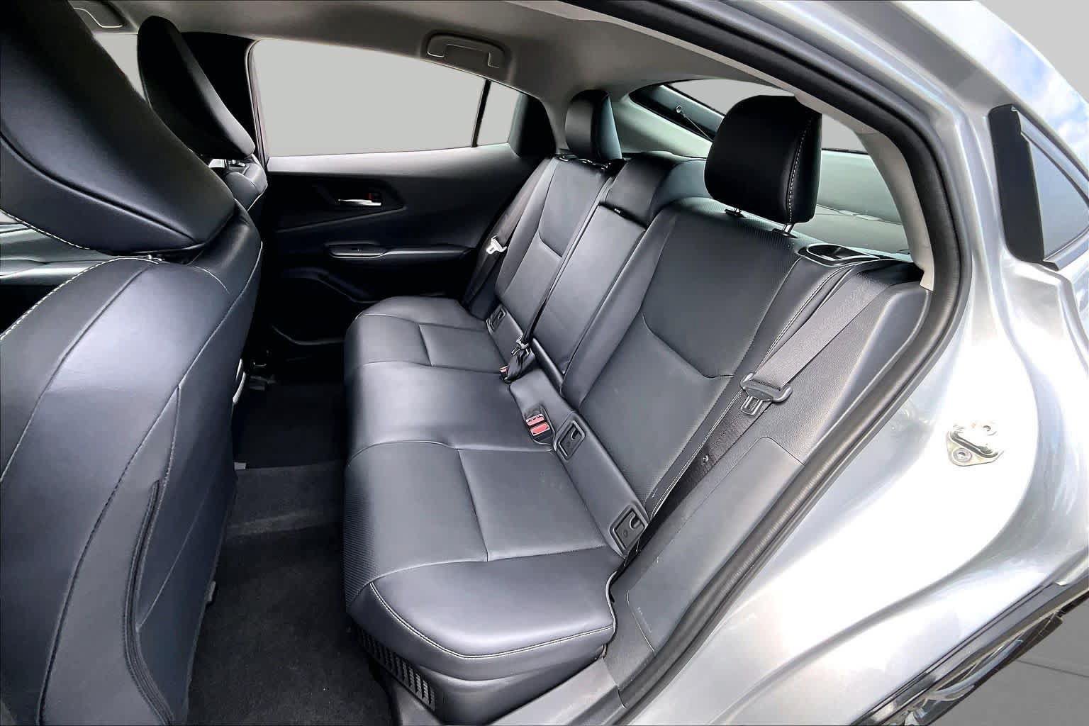 Used 2025 Toyota Prius XLE FWD image 19