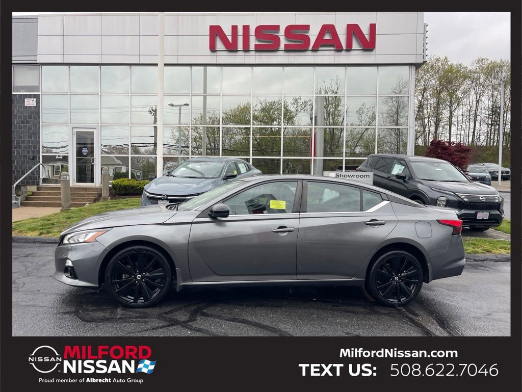 Certified 2022 Nissan Altima 2.5 SR w/ Midnight Edition Package AWD/4WD image 2