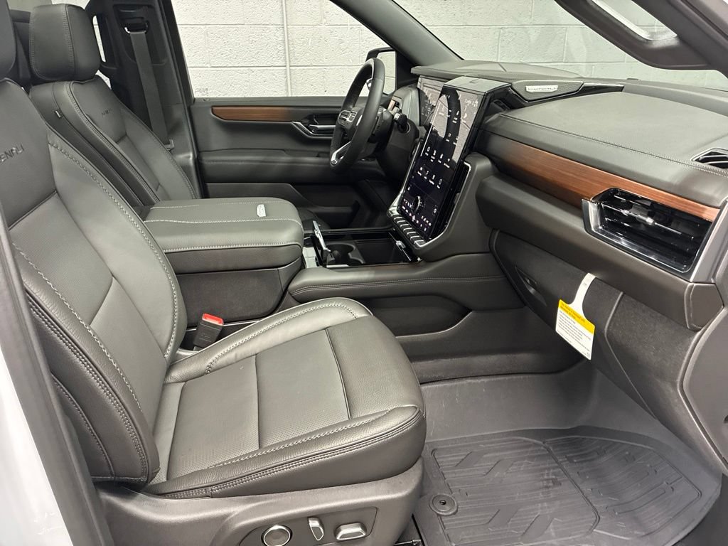 New 2026 GMC Yukon XL Denali w/ Denali Reserve Package AWD/4WD image 7