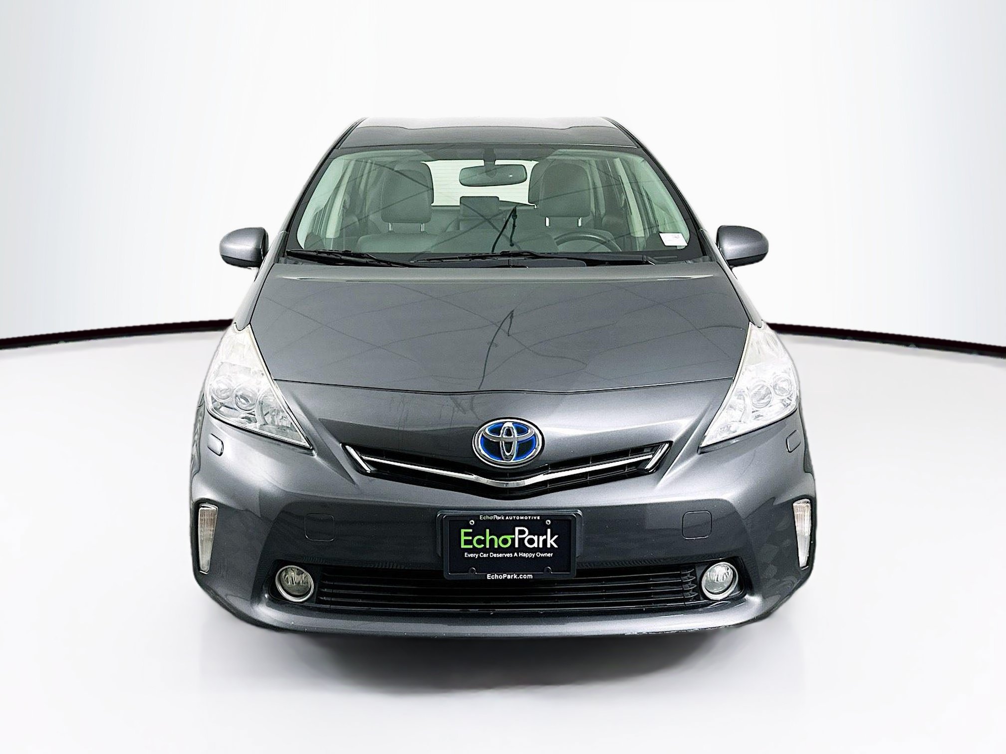 Used 2014 Toyota Prius V Five FWD image 2