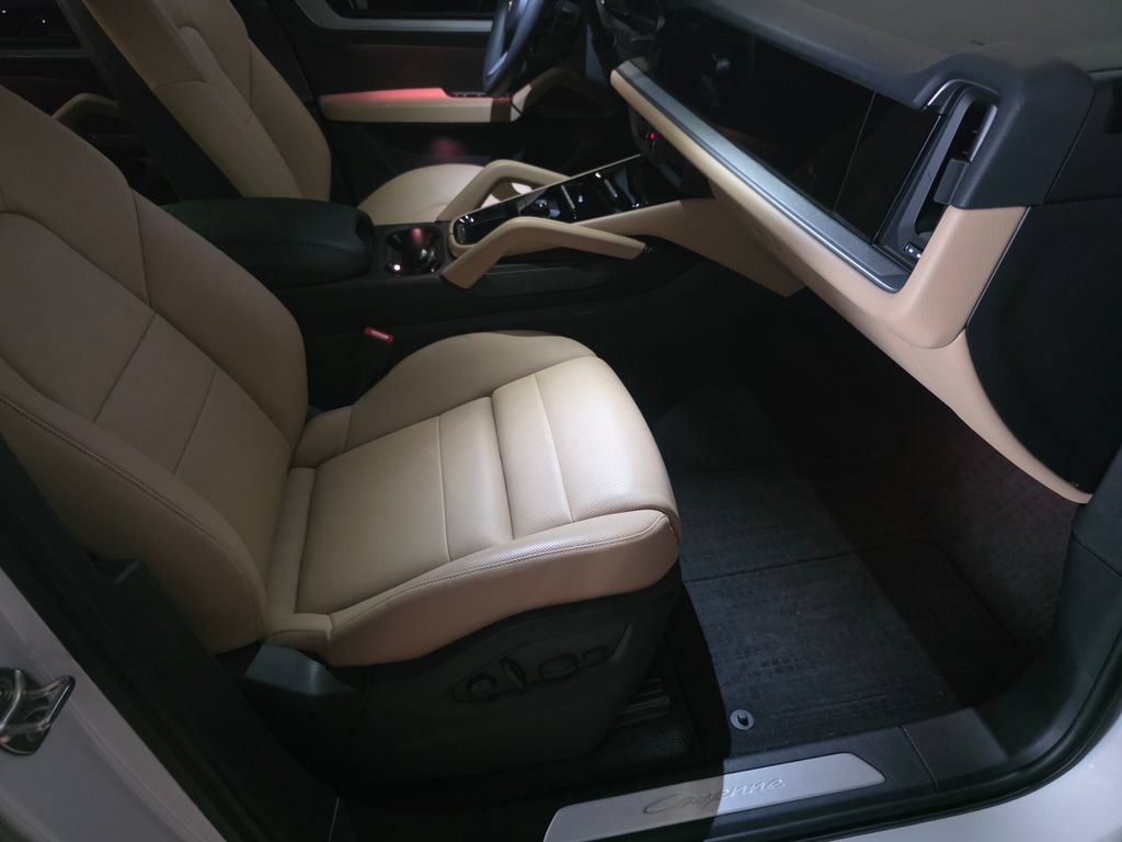 Certified 2026 Porsche Cayenne AWD/4WD image 19