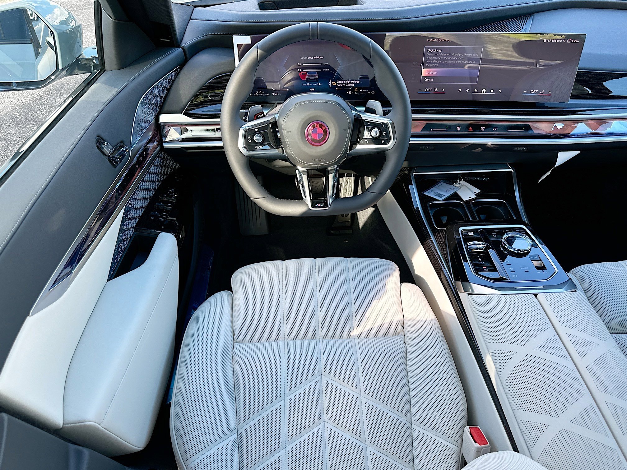 New 2026 BMW 750e xDrive w/ Executive Package image 17