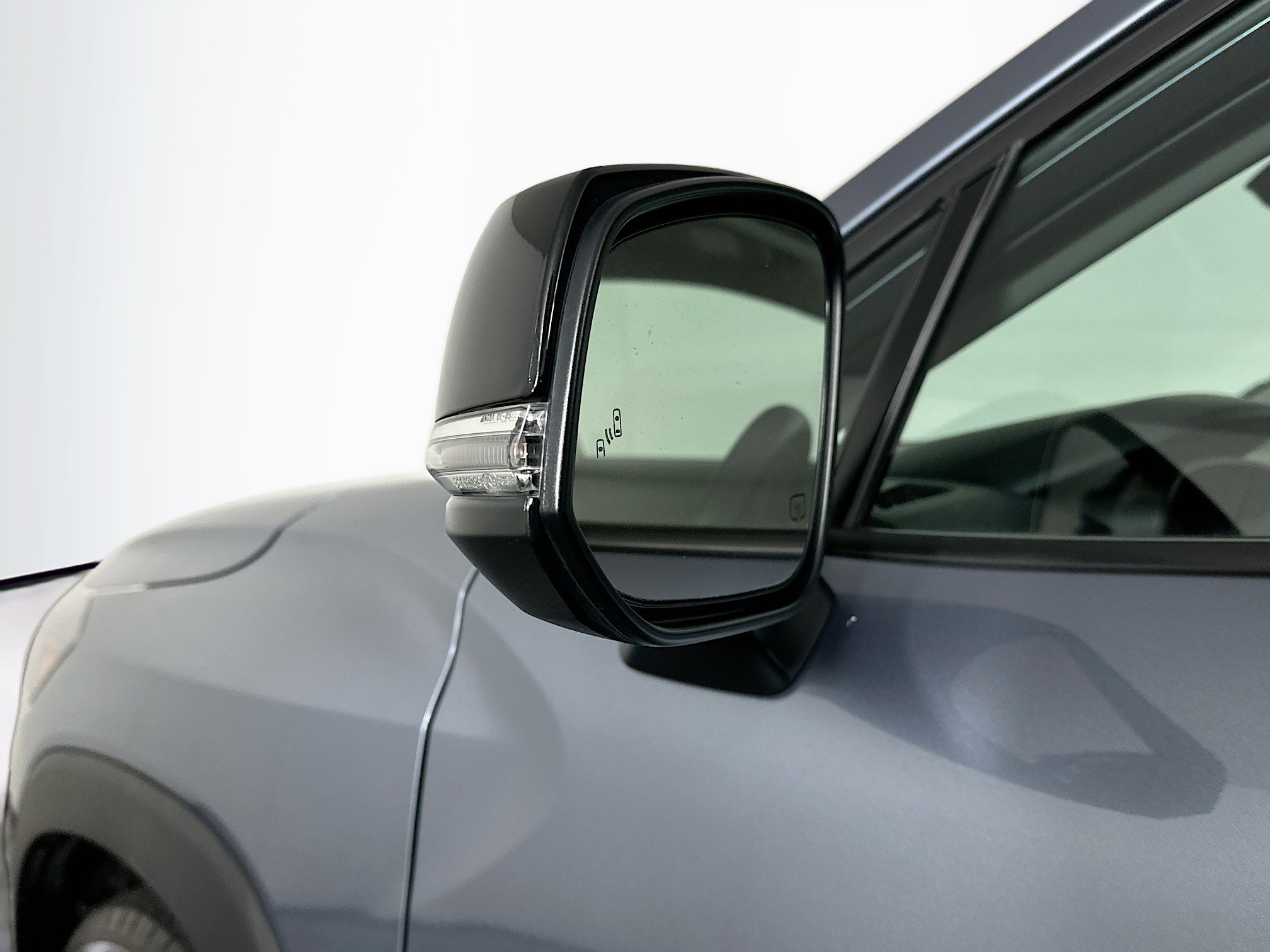 Used 2025 Toyota Corolla Cross LE image 16