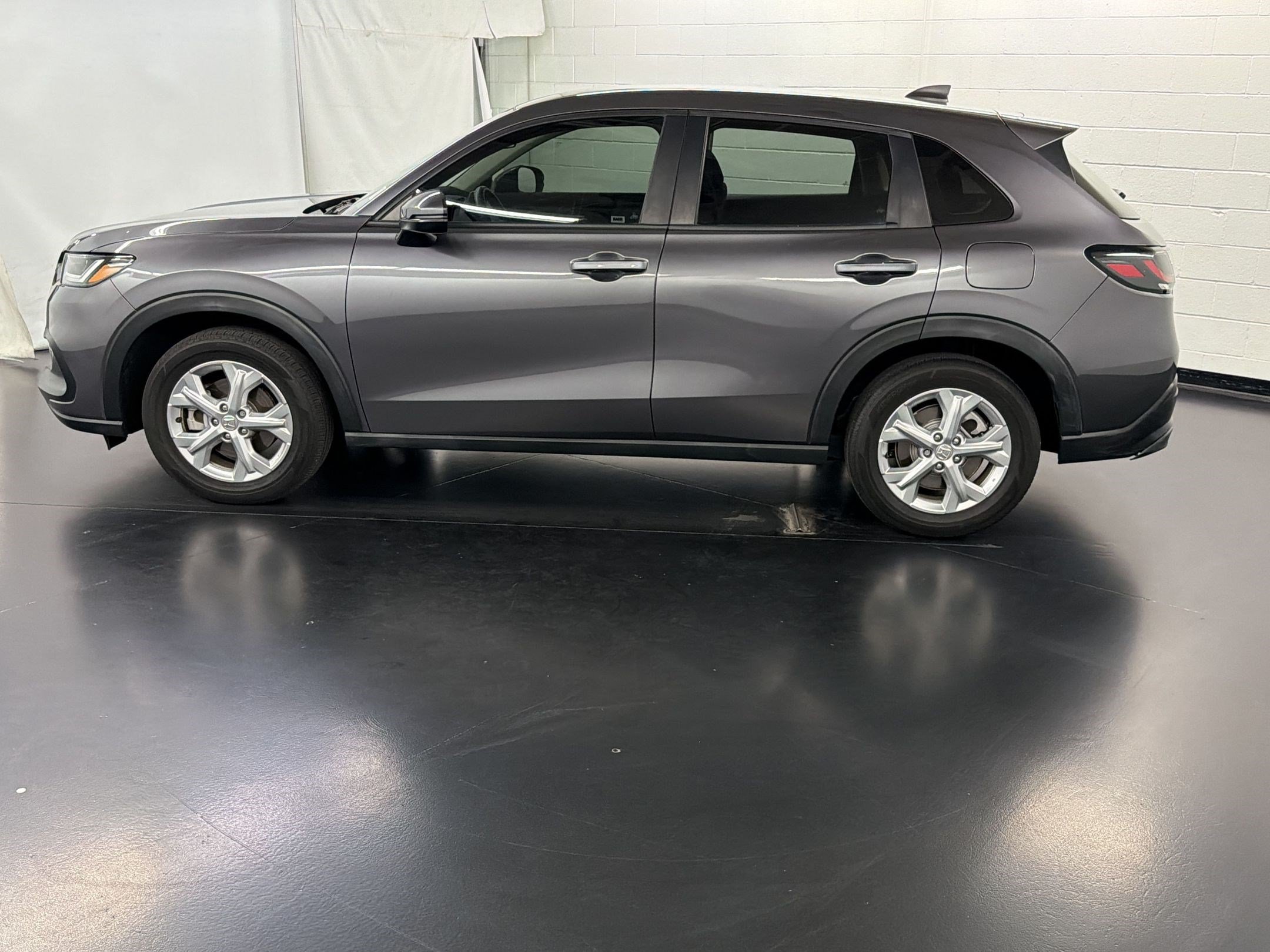 Certified 2024 Honda HR-V LX image 2