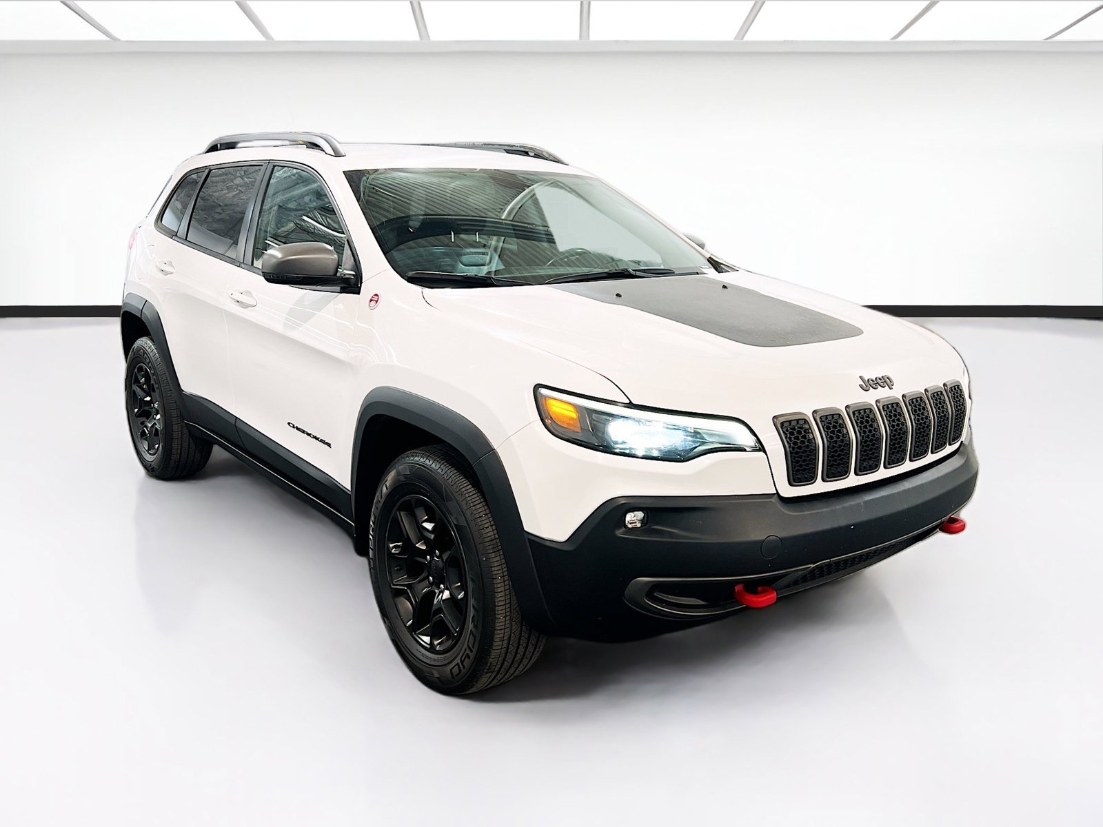 Used 2019 Jeep Cherokee Trailhawk w/ Trailer Tow Group AWD/4WD image 3