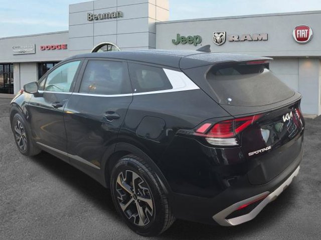 Used 2025 Kia Sportage EX FWD image 3