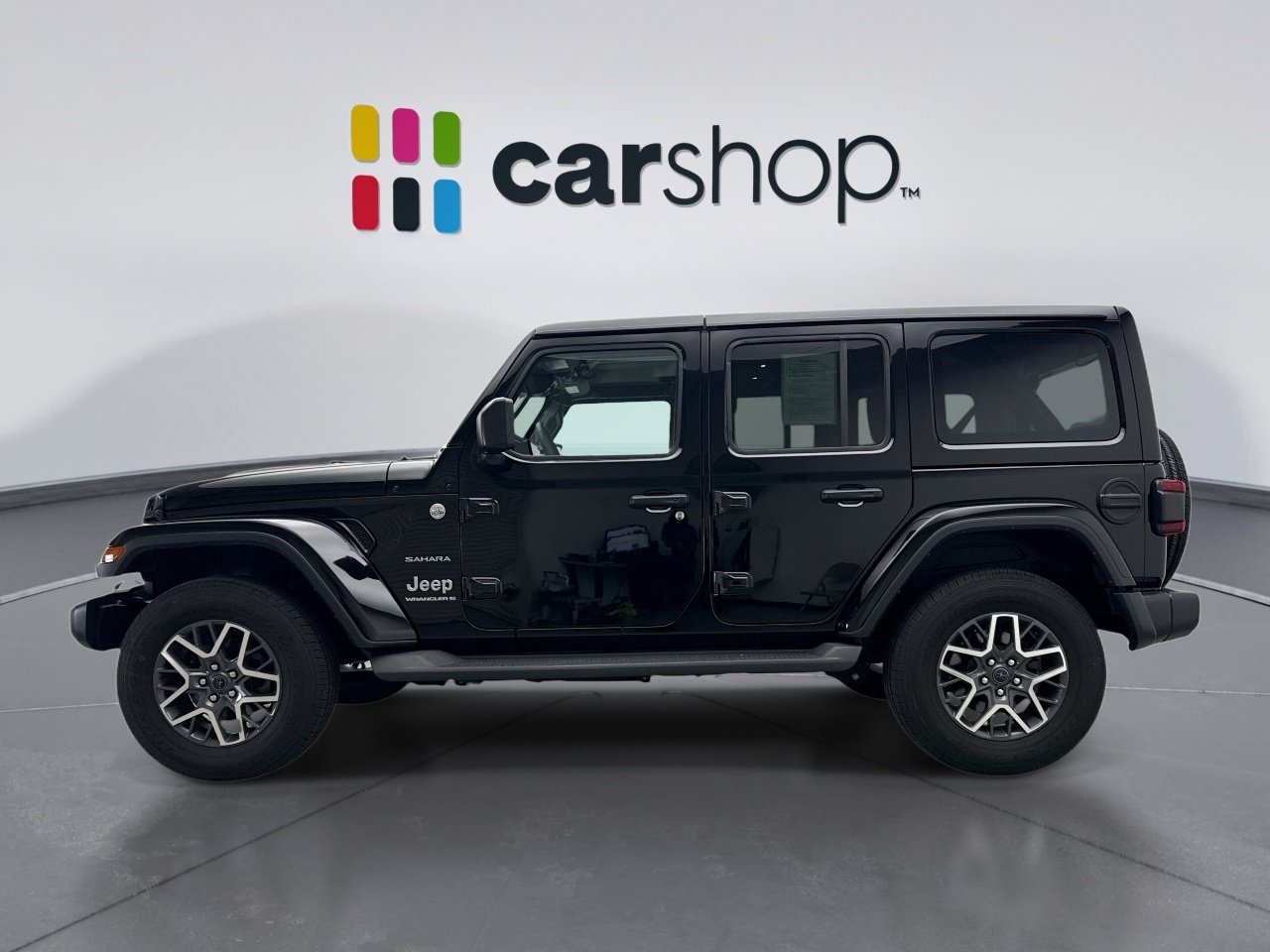 Used 2024 Jeep Wrangler Unlimited Sahara AWD/4WD image 2