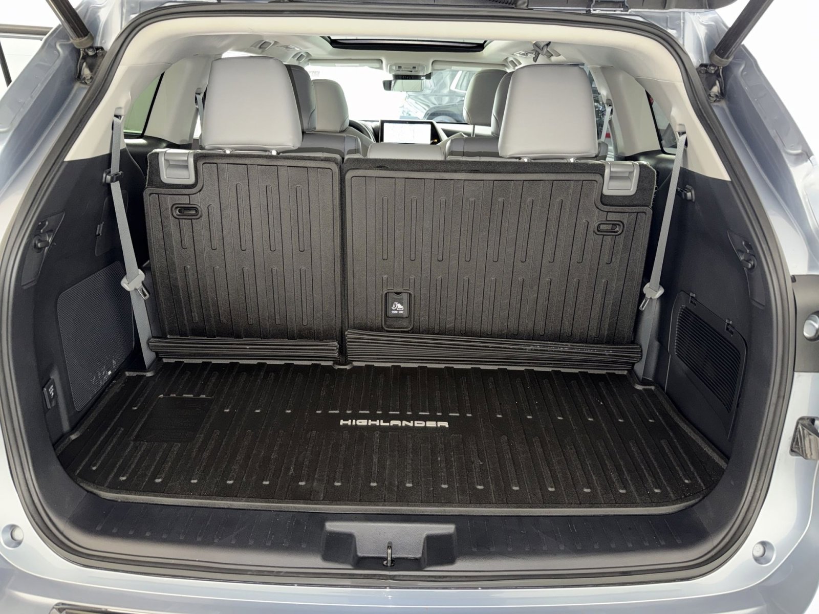 Used 2021 Toyota Highlander Platinum image 27