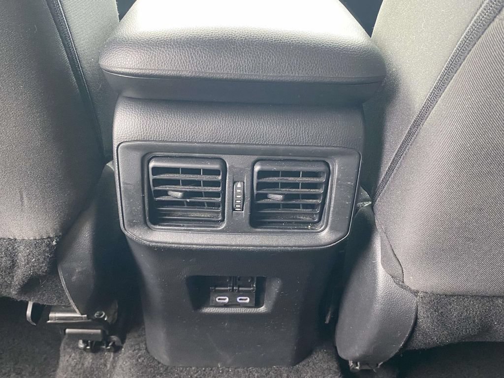 Used 2024 Toyota RAV4 XLE FWD image 11