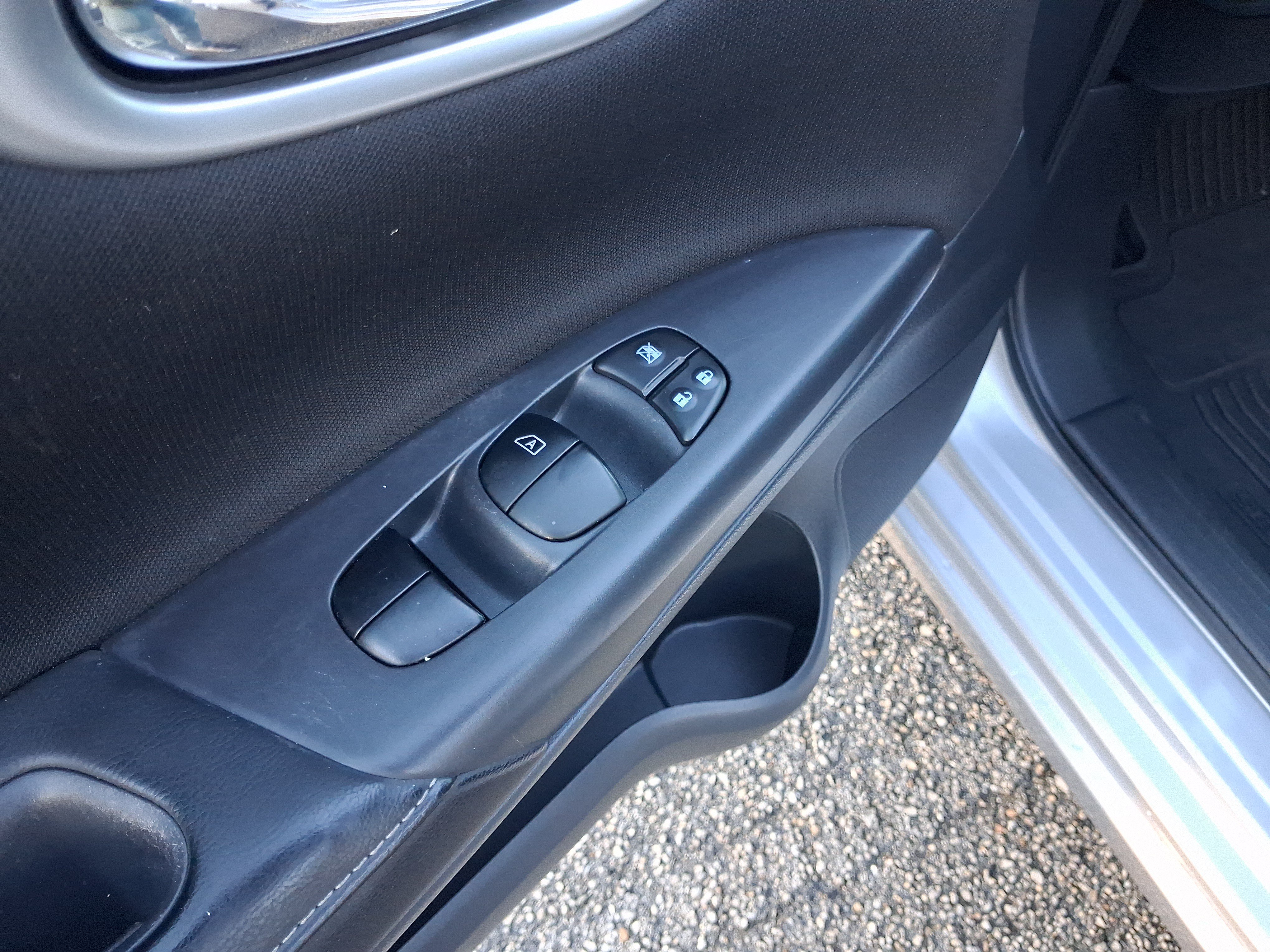 Used 2018 Nissan Sentra SV FWD image 14