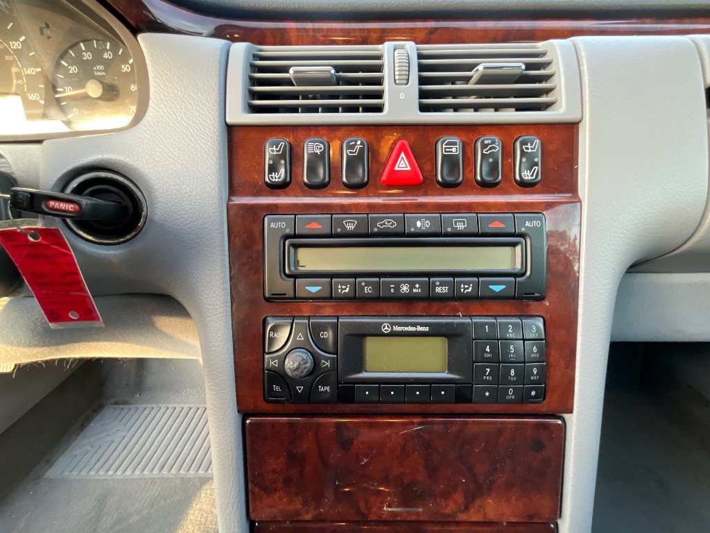 Used 2000 Mercedes-Benz E 430 Sedan image 17