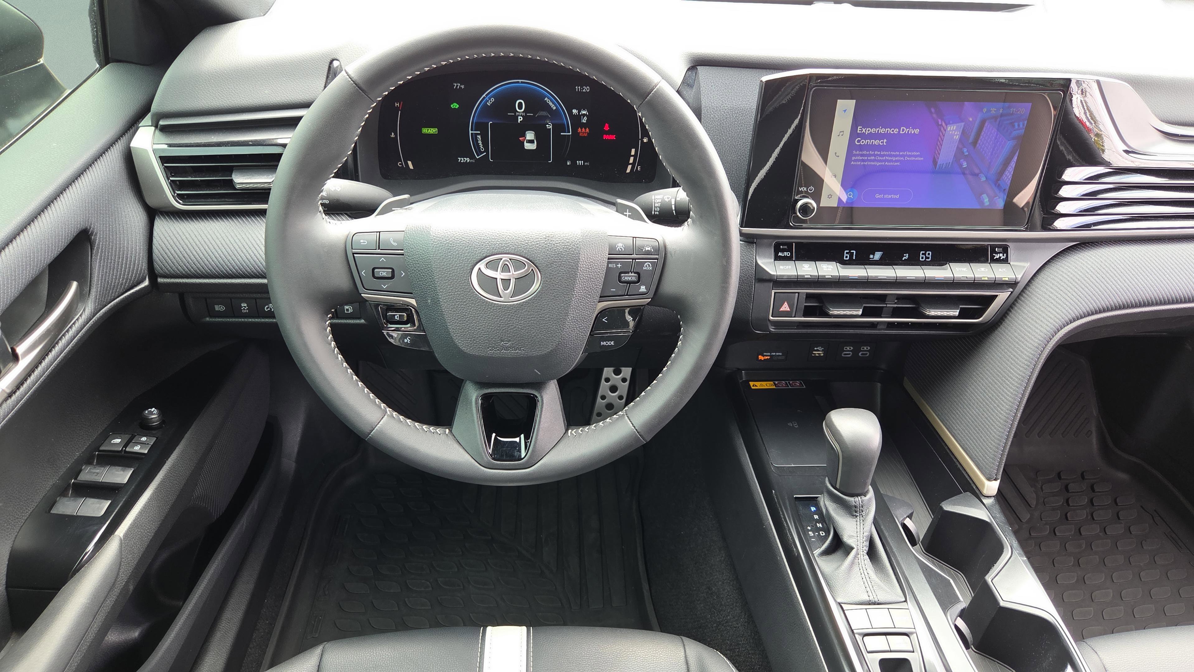 Used 2025 Toyota Camry SE FWD image 12