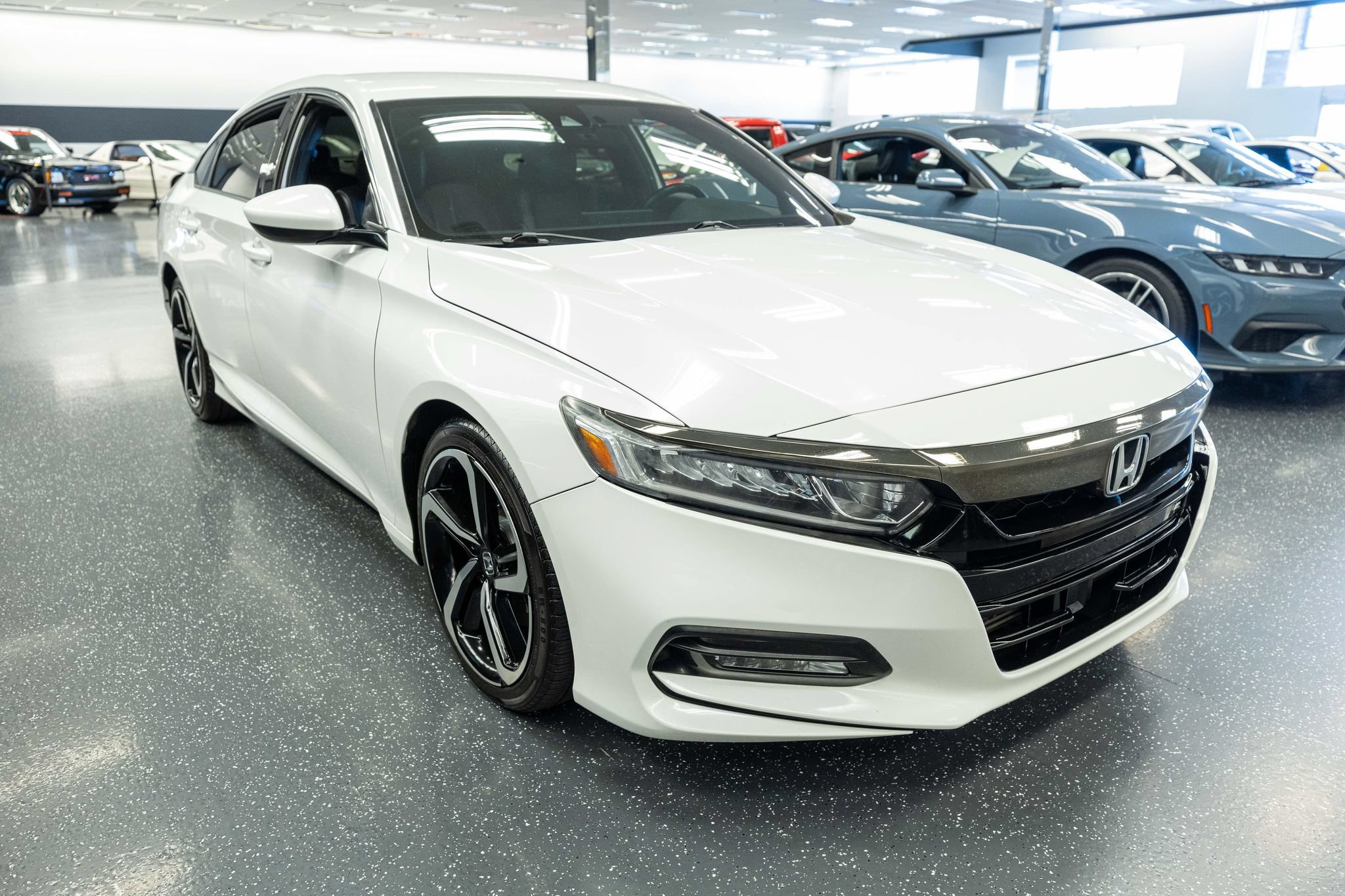Used 2018 Honda Accord Sport image 3
