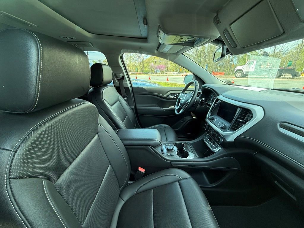 Used 2023 GMC Acadia SLT w/ Preferred Package AWD/4WD image 22