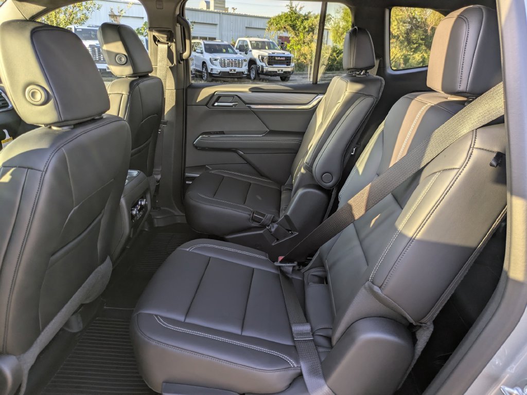 New 2027 GMC Acadia Elevation w/ Elevation Premium Package FWD image 27