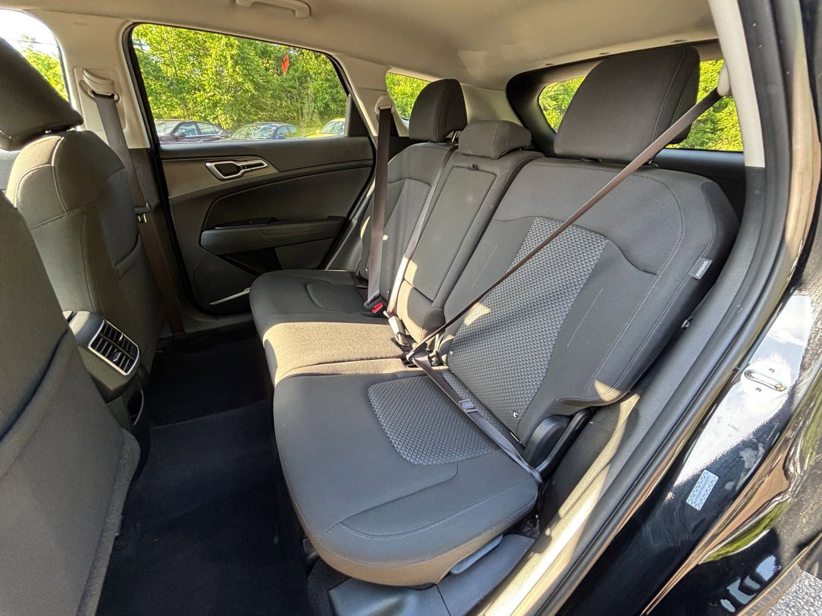 Used 2025 Kia Sportage LX FWD image 33