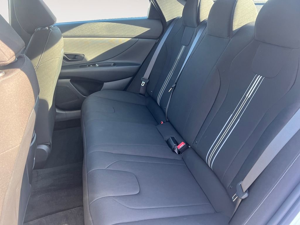 Certified 2025 Hyundai Elantra SEL image 26