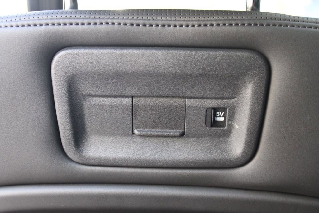 Certified 2025 Land Rover Discovery Dynamic SE image 35