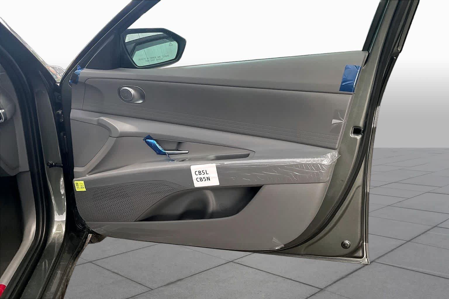 Certified 2026 Hyundai Elantra SE FWD image 23
