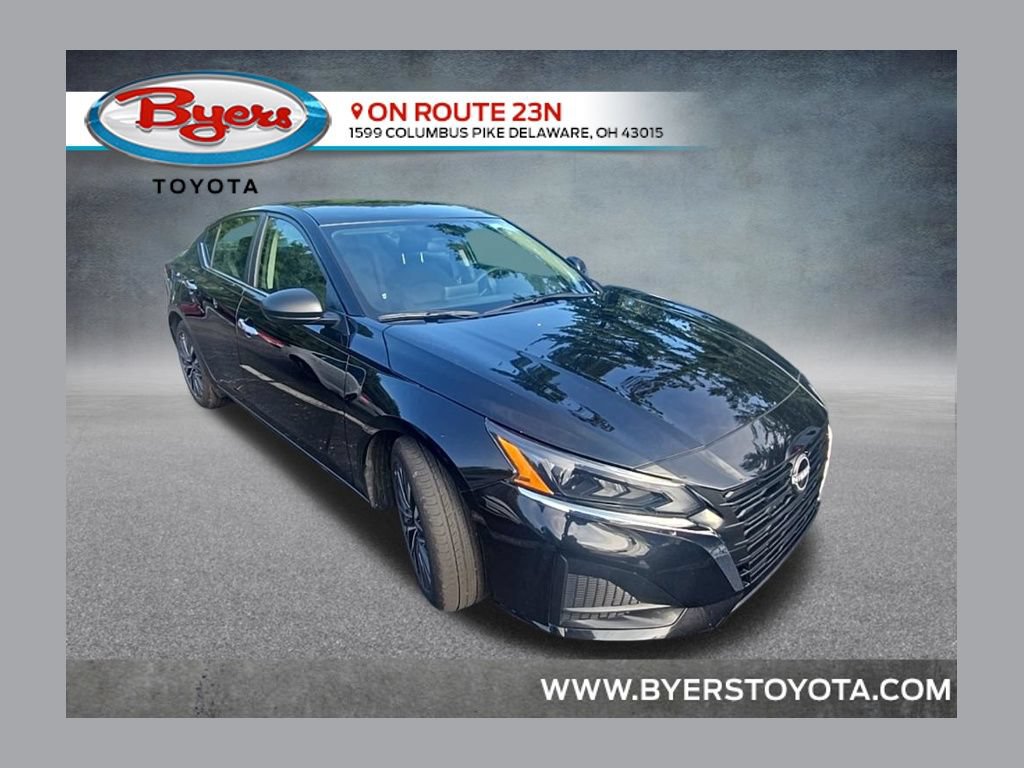 Used 2025 Nissan Altima 2.5 SV FWD image 1
