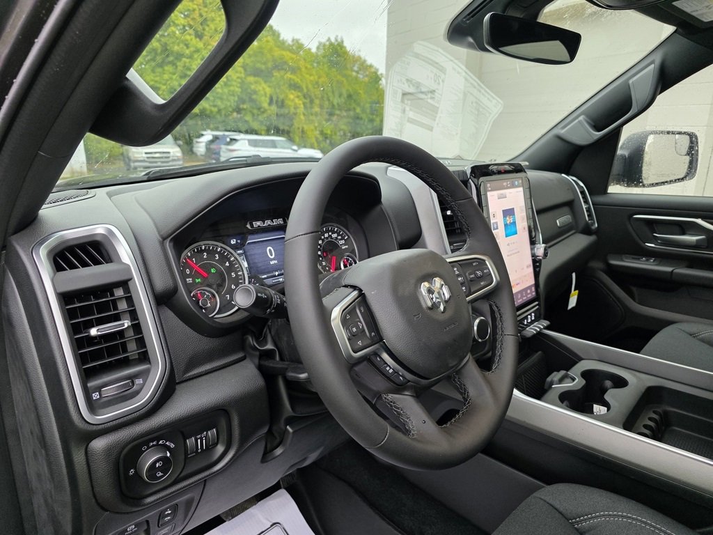 New 2026 RAM 1500 4x4 Crew Cab image 29