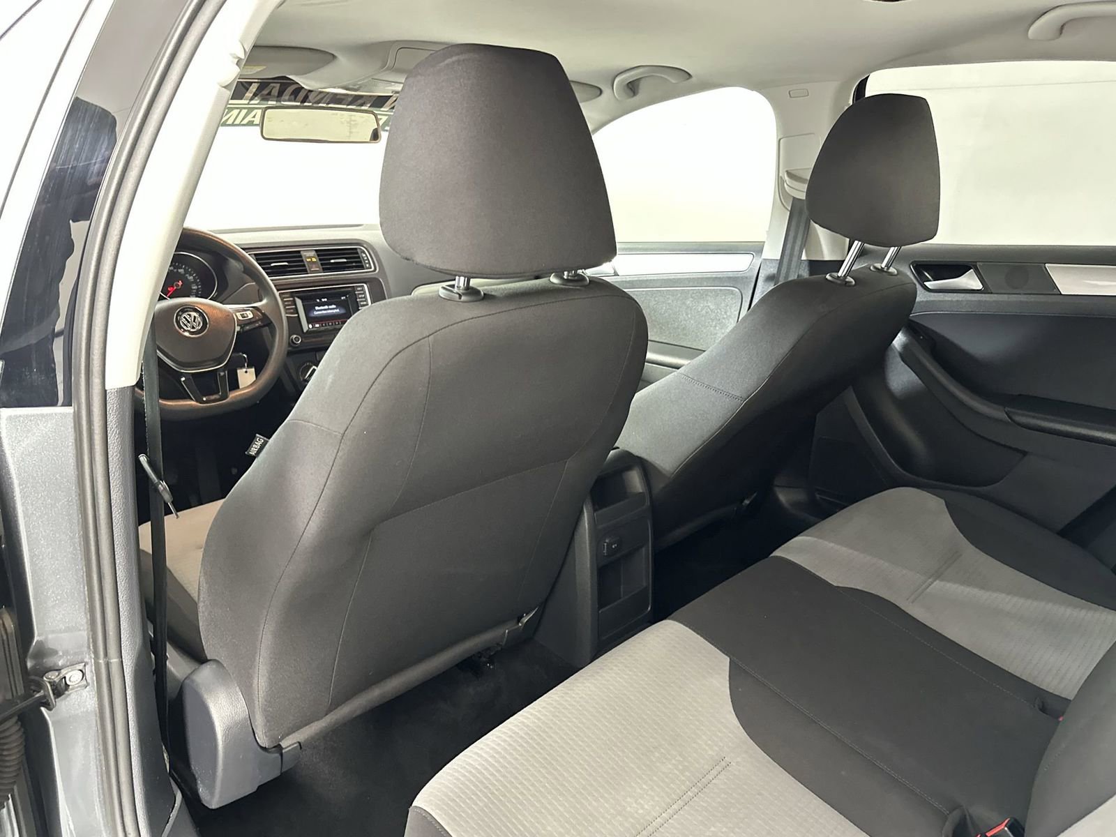 Used 2017 Volkswagen Jetta S image 24