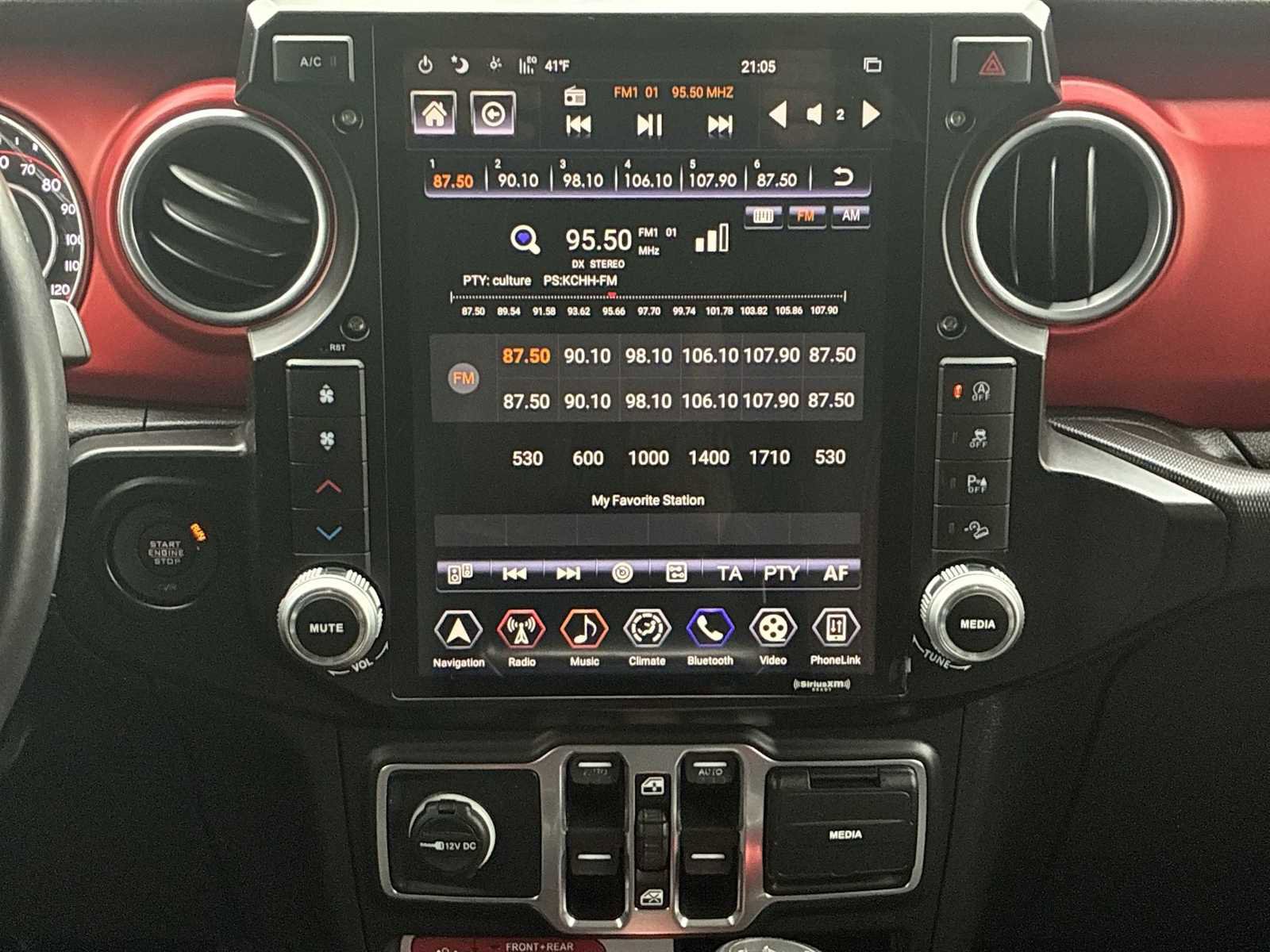 Certified 2018 Jeep Wrangler Unlimited Rubicon AWD/4WD image 12
