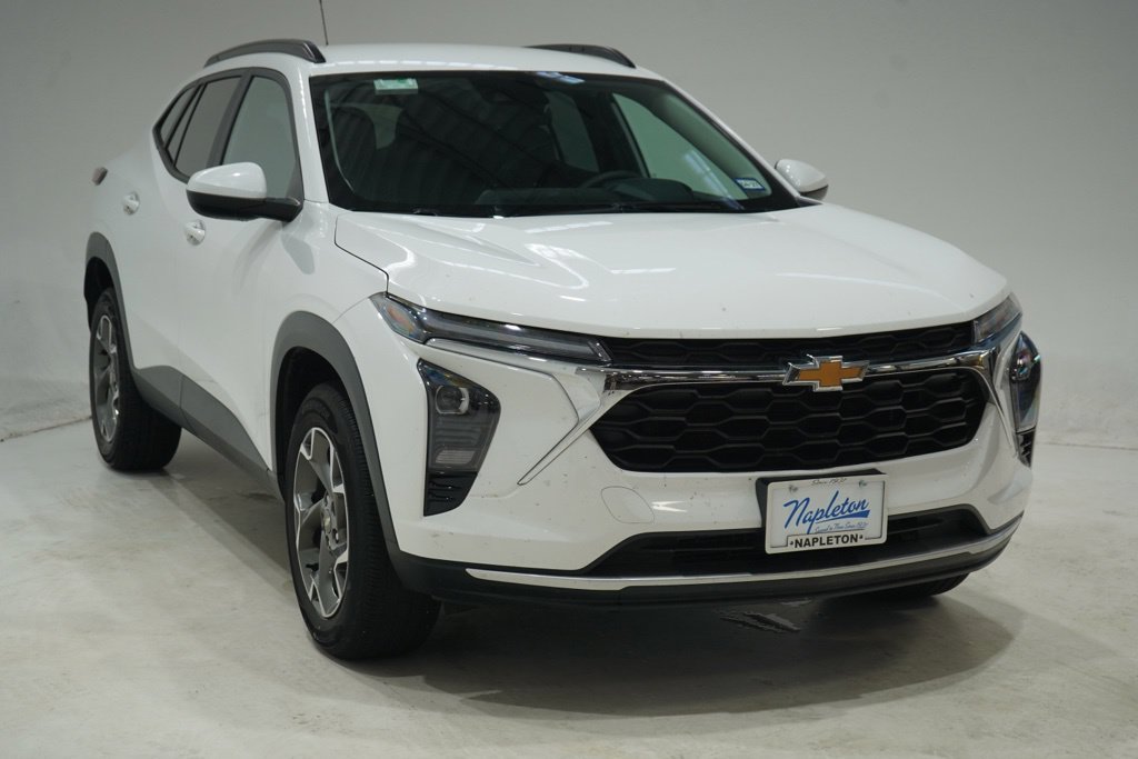 Used 2025 Chevrolet Trax LT