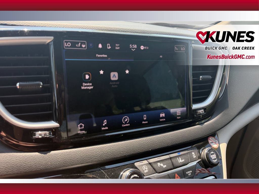 Used 2023 Chrysler Pacifica Touring-L FWD image 28