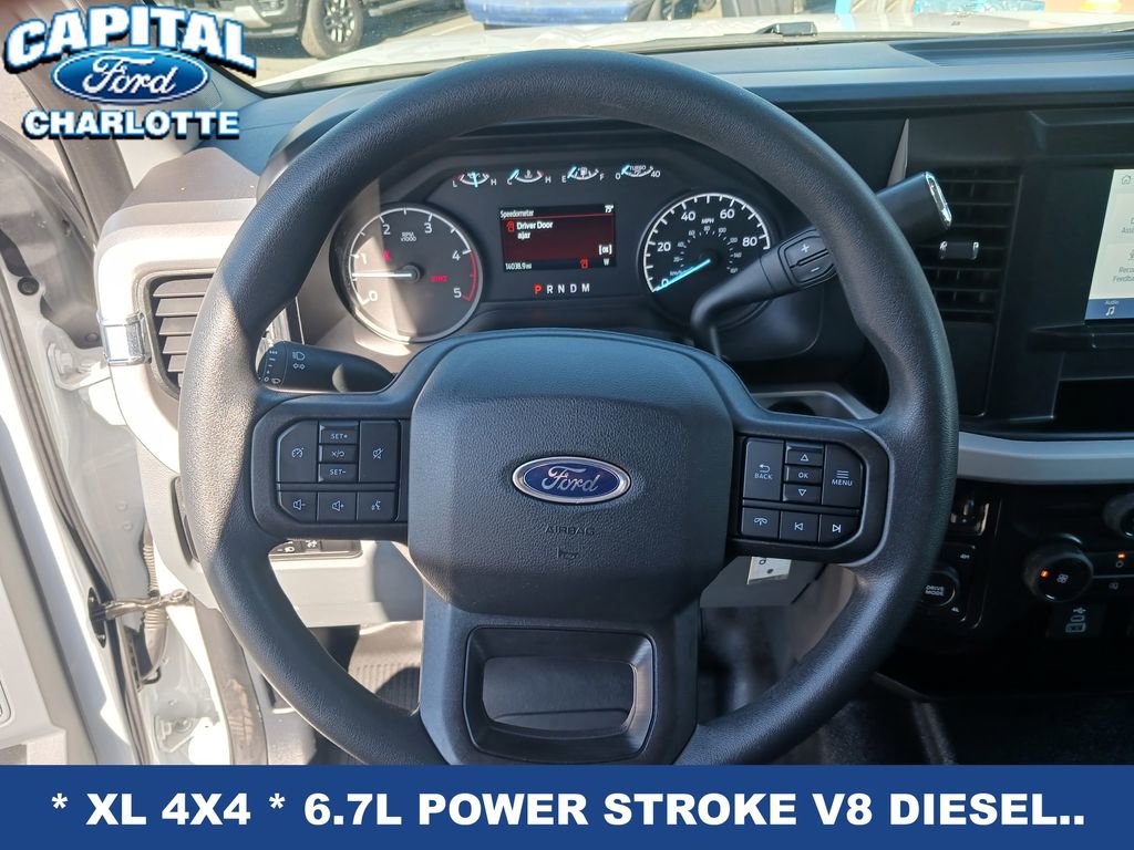 Used 2025 Ford F450 XL w/ XL Chrome Package image 28
