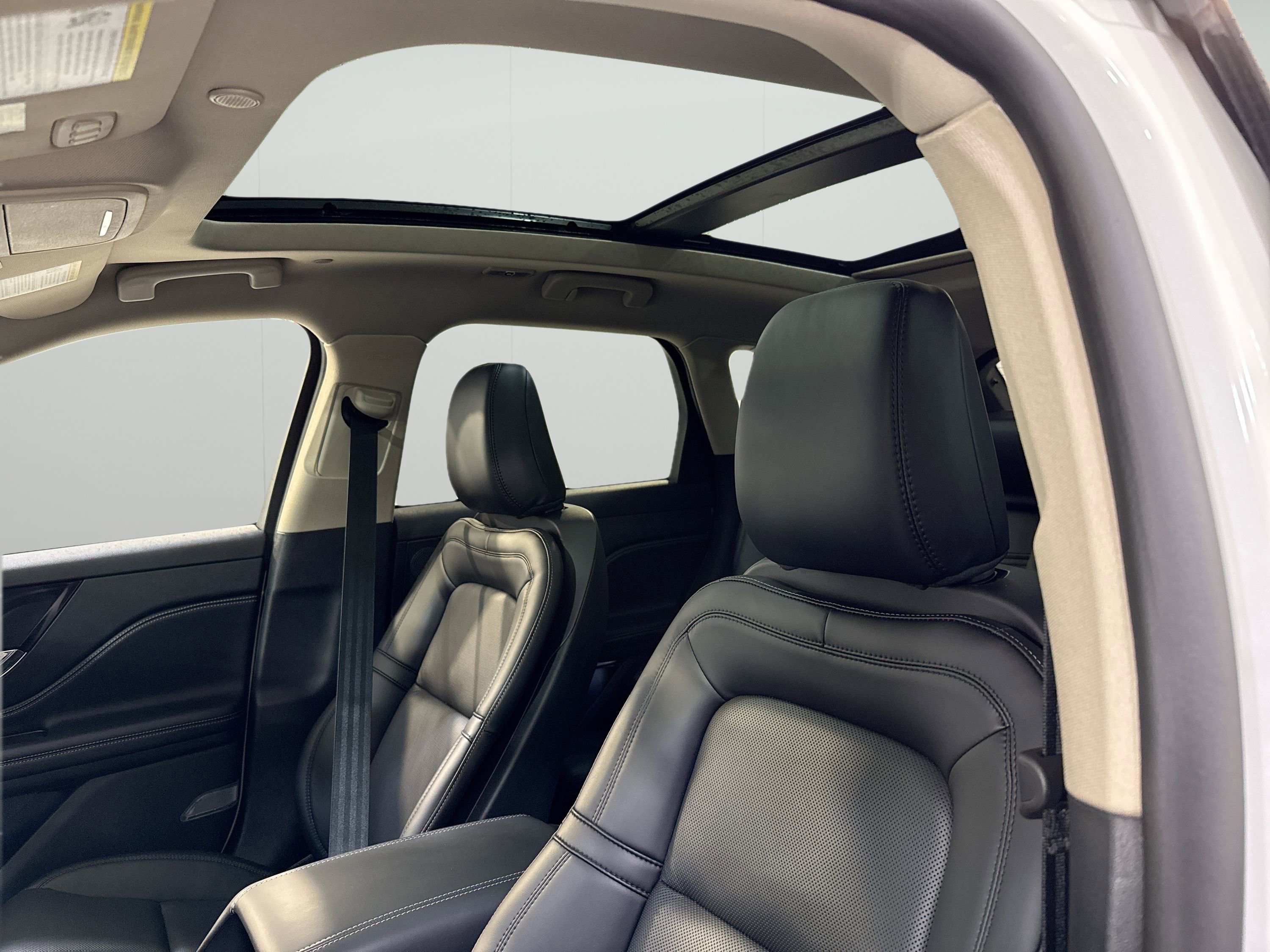 New 2026 Lincoln Corsair Reserve FWD image 24