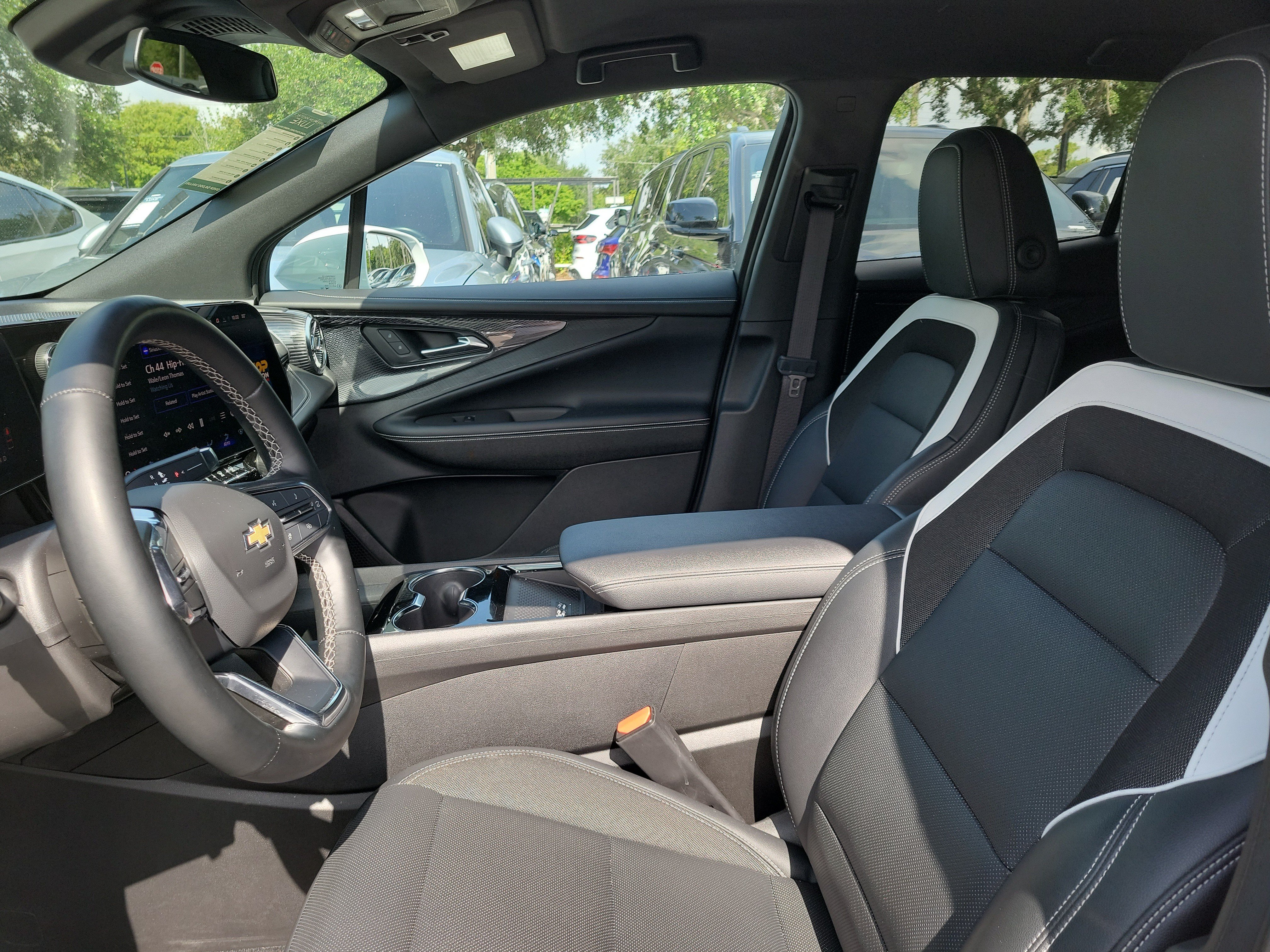 Used 2024 Chevrolet Blazer EV LT AWD/4WD image 10