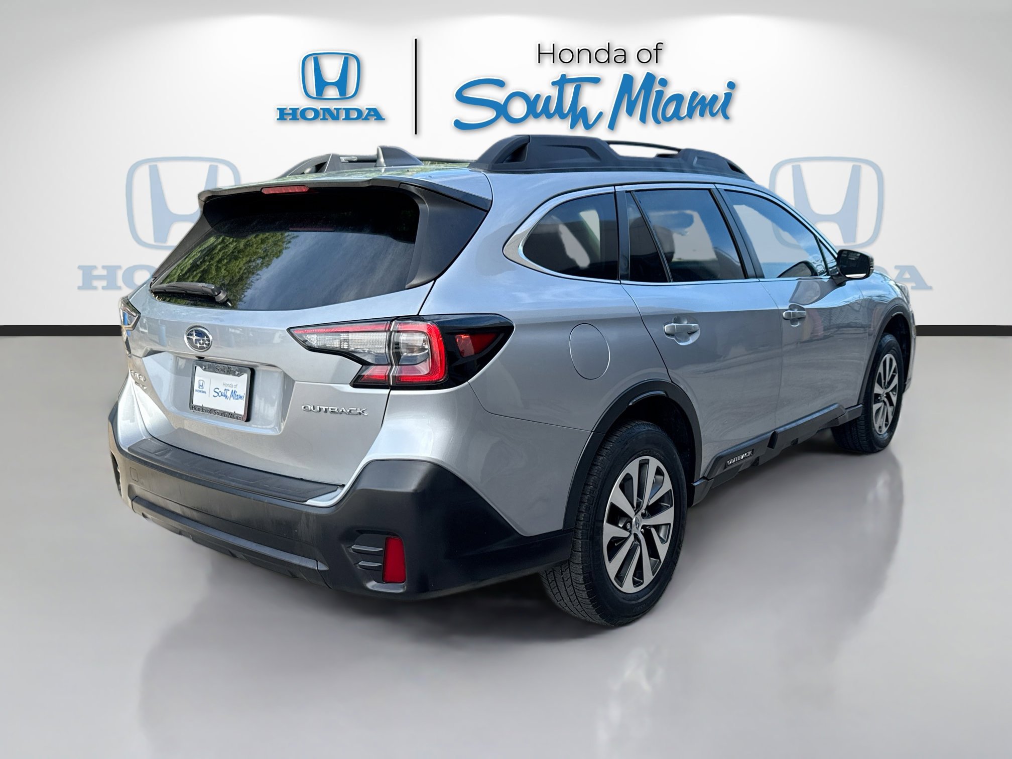 Used 2020 Subaru Outback Premium image 6